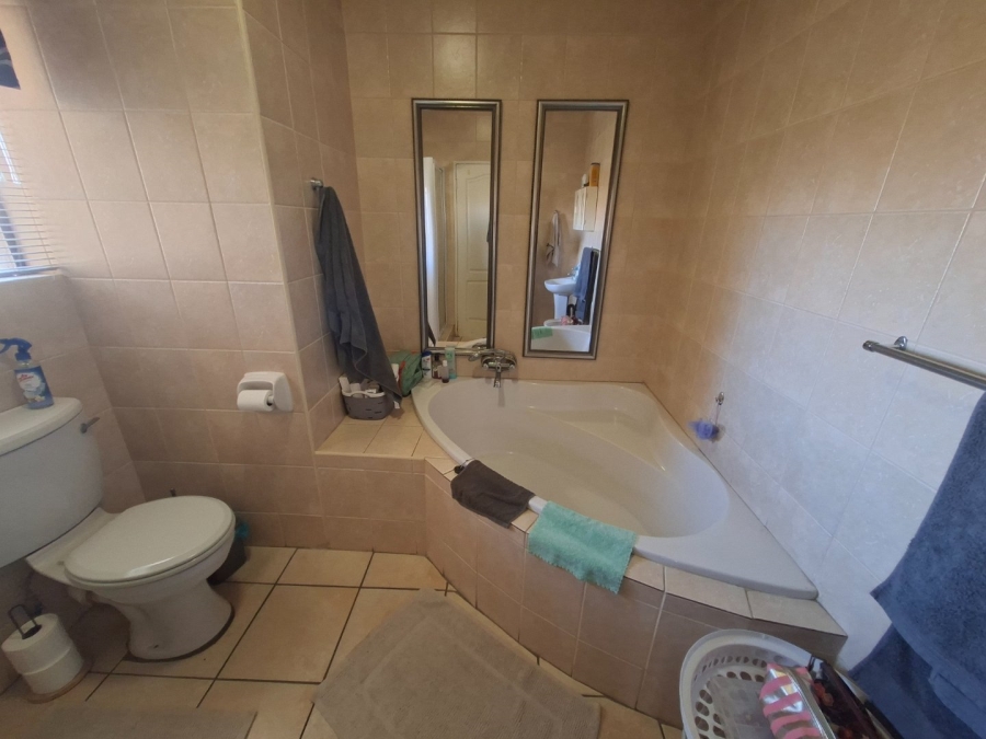 2 Bedroom Property for Sale in Bult South North West